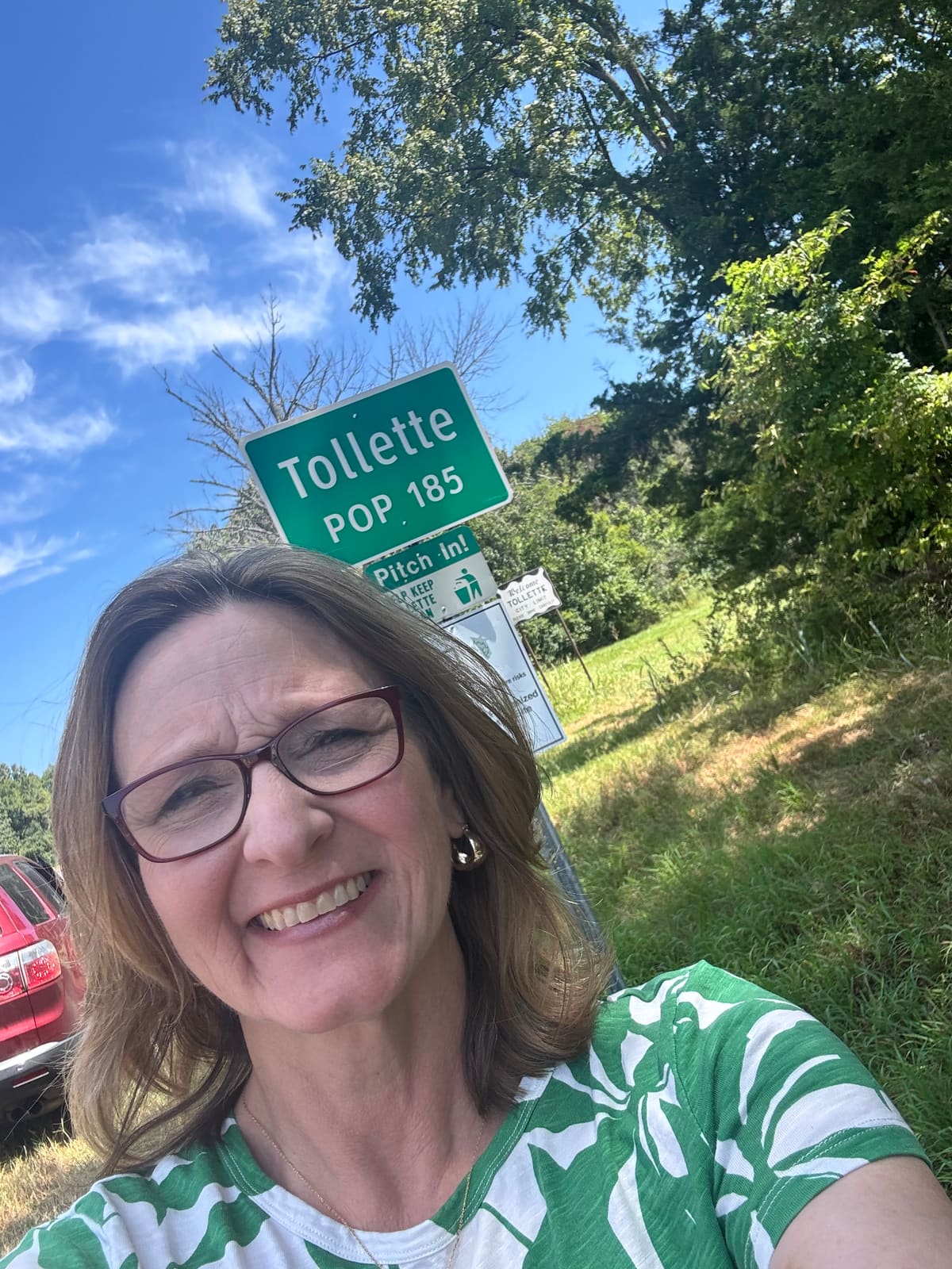 Kelly Grappe in Howard County, Arkansas — campaign photo Kelly Grappe, candidate for Arkansas Secretary of State, campaigning in Howard County, Arkansas