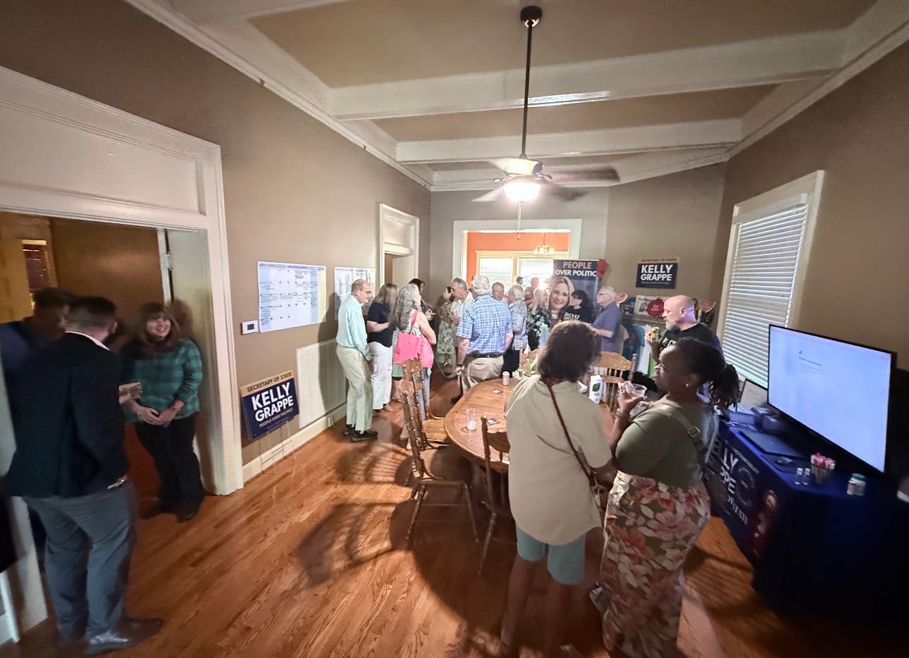 Kelly Grappe in Pulaski County, Arkansas — campaign photo Kelly Grappe, candidate for Arkansas Secretary of State, campaigning in Pulaski County, Arkansas
