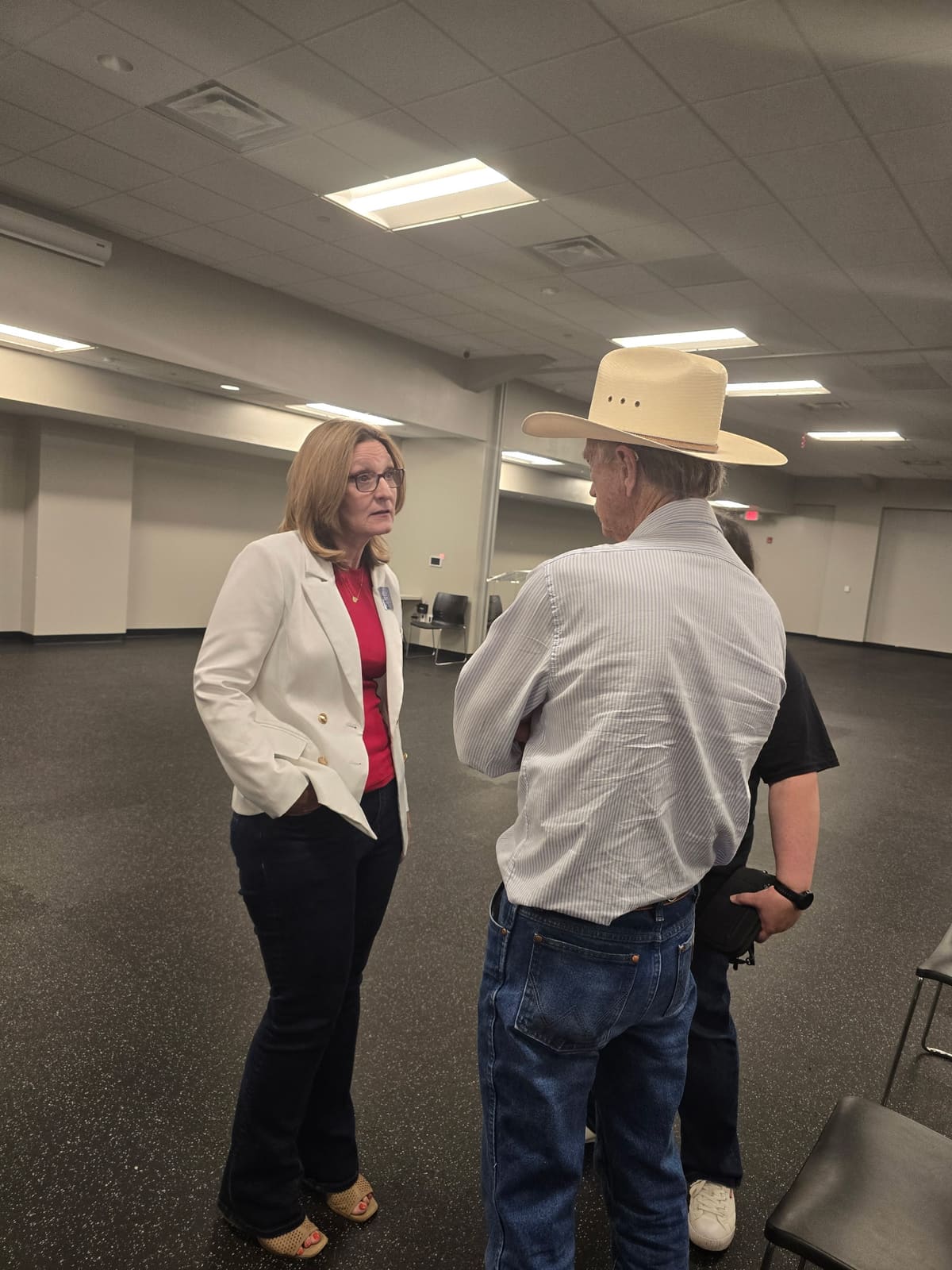 Kelly Grappe in Saline County, Arkansas — campaign photo Kelly Grappe, candidate for Arkansas Secretary of State, campaigning in Saline County, Arkansas